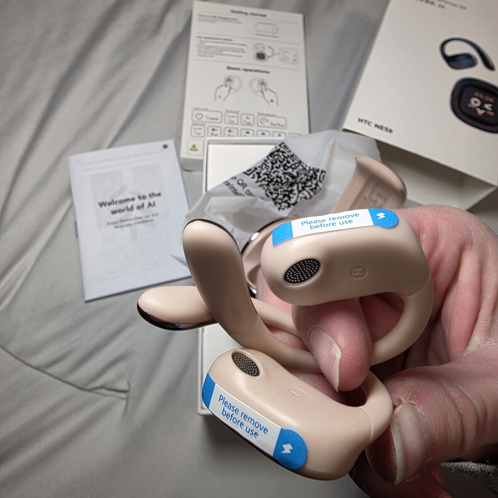 HTC Smartwatch with Interactive Display - Picture 4 of 7